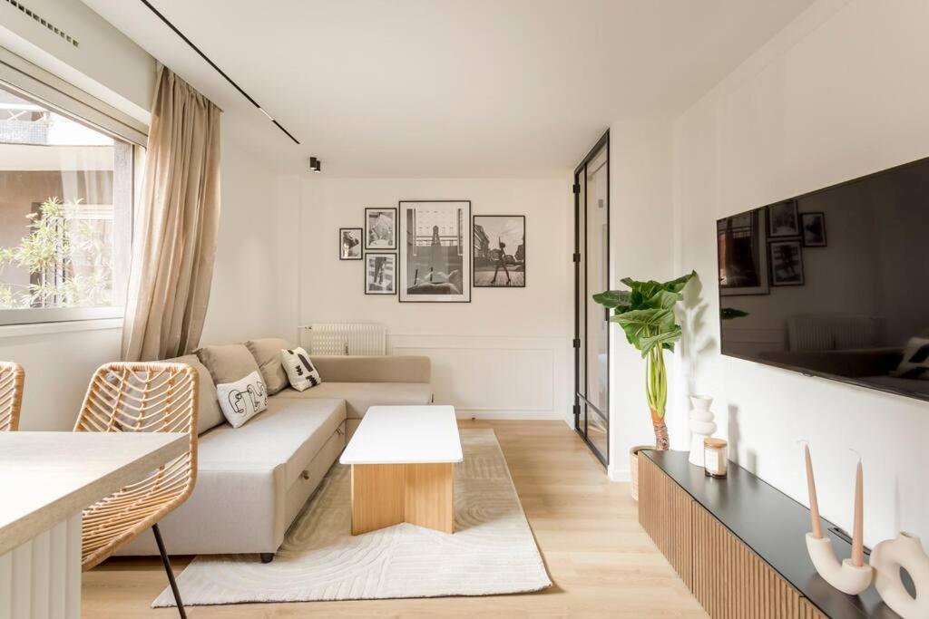 Luxurious 3 Min Walk From Eiffel Tower Daire Paris Dış mekan fotoğraf